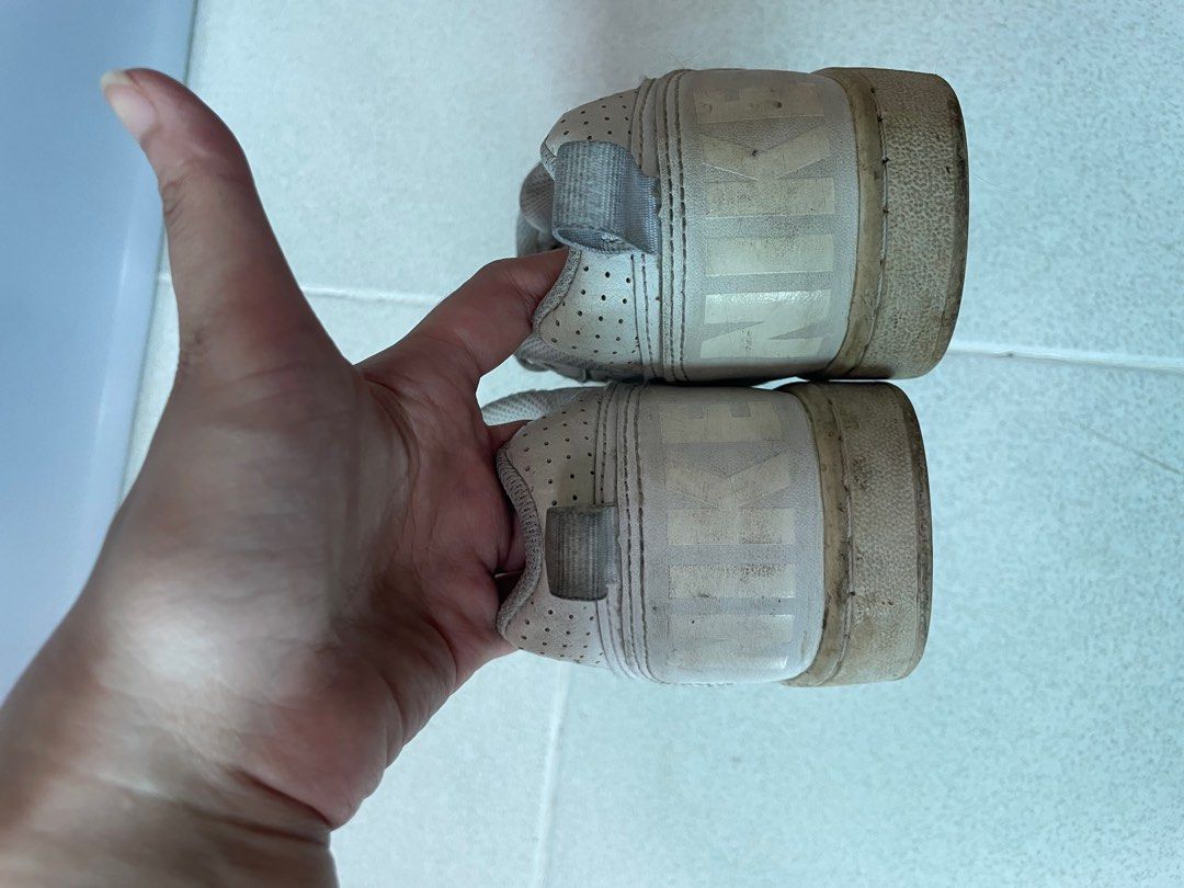 Nike kids' shoes (Category: Babies & Kids Fashion) located in Dasmarinas. Submitted by glamsofmerci (Listing ID 1438930231, Image 3). Description: Please manage expectations, this is a preloved item Needs cleaning US 3.5 MOP: Gcash, Maya, BPI MOD: Lalamove, J&T SF to be shouldered by buyer 📍Dasmariñas, Cavite.