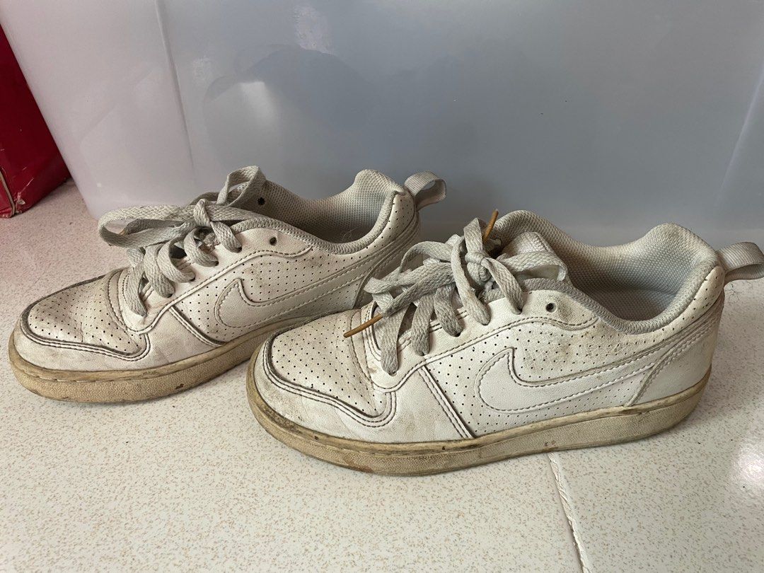 Nike kids' shoes (Category: Babies & Kids Fashion) located in Dasmarinas. Submitted by glamsofmerci (Listing ID 1438930231, Image 2). Description: Please manage expectations, this is a preloved item Needs cleaning US 3.5 MOP: Gcash, Maya, BPI MOD: Lalamove, J&T SF to be shouldered by buyer 📍Dasmariñas, Cavite.