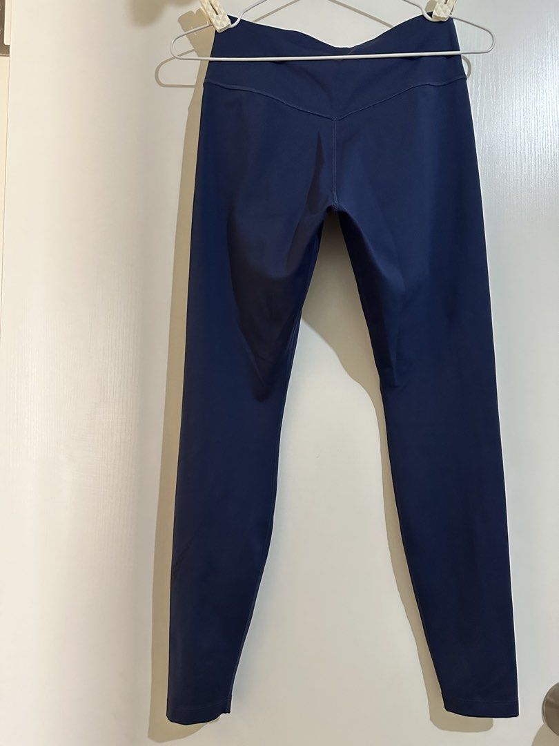 Nike Navy Blue Leggings (Category: Activewear) located in San Juan City. Submitted by innaseller (Listing ID 1439024723, Image 2). Description: Nike Navy blue leggings - High-waisted design - Nike logo detail - Ideal for workouts and casual wear.