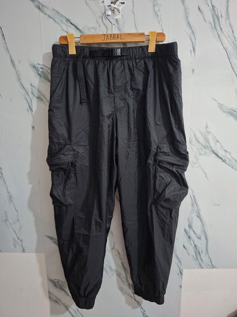 Nike Tech Men's Lined Woven Trousers (Category: Trousers) located in Cavite. Submitted by labbudds20 (Listing ID 1438983602, Image 3). Description: Nike TechMen's Lined Woven Trousers size 2xl waistline 34 to 38 length 39 inches excellent condition no issue.