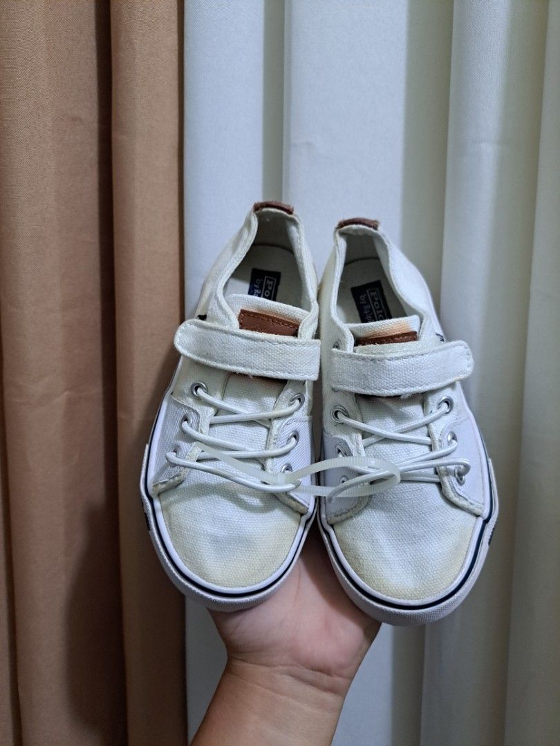 399 Original polo shoes,for kid (Category: Babies & Kids Fashion) located in Quezon City. Submitted by kimlynandaya (Listing ID 1438994229, Image 1). Description: Original shoes,for kid brand polo sizes us:9 uk:8½ eur:25.5 cm:16.