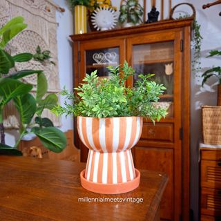 (Category: ) located in . Submitted by millennialmeetsvintage (Listing ID 1438965116, Image 1). Description: .