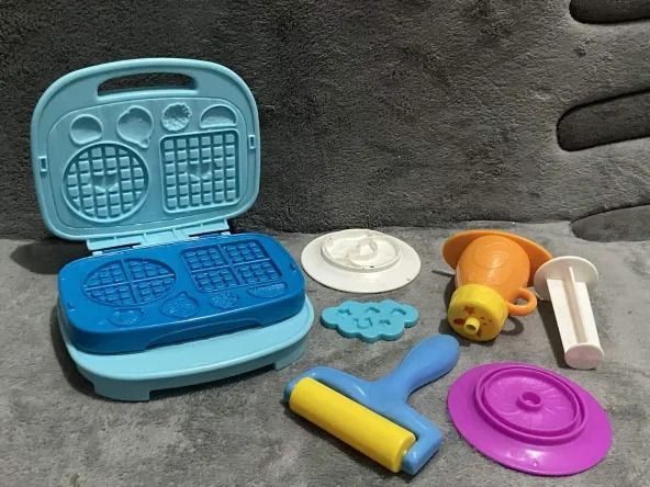 Play-Doh Waffle Breakfast Maker Set clay take all bundle toy set (Category: Kids Toys) located in Valenzuela. Submitted by feur.u (Listing ID 1439018242, Image 1). Description: - Play-Doh Waffle Maker Set - Includes a blue and light blue waffle maker - Features waffle and shape molds - Comes with a rolling pin, press, and other tools - No play doh included.
