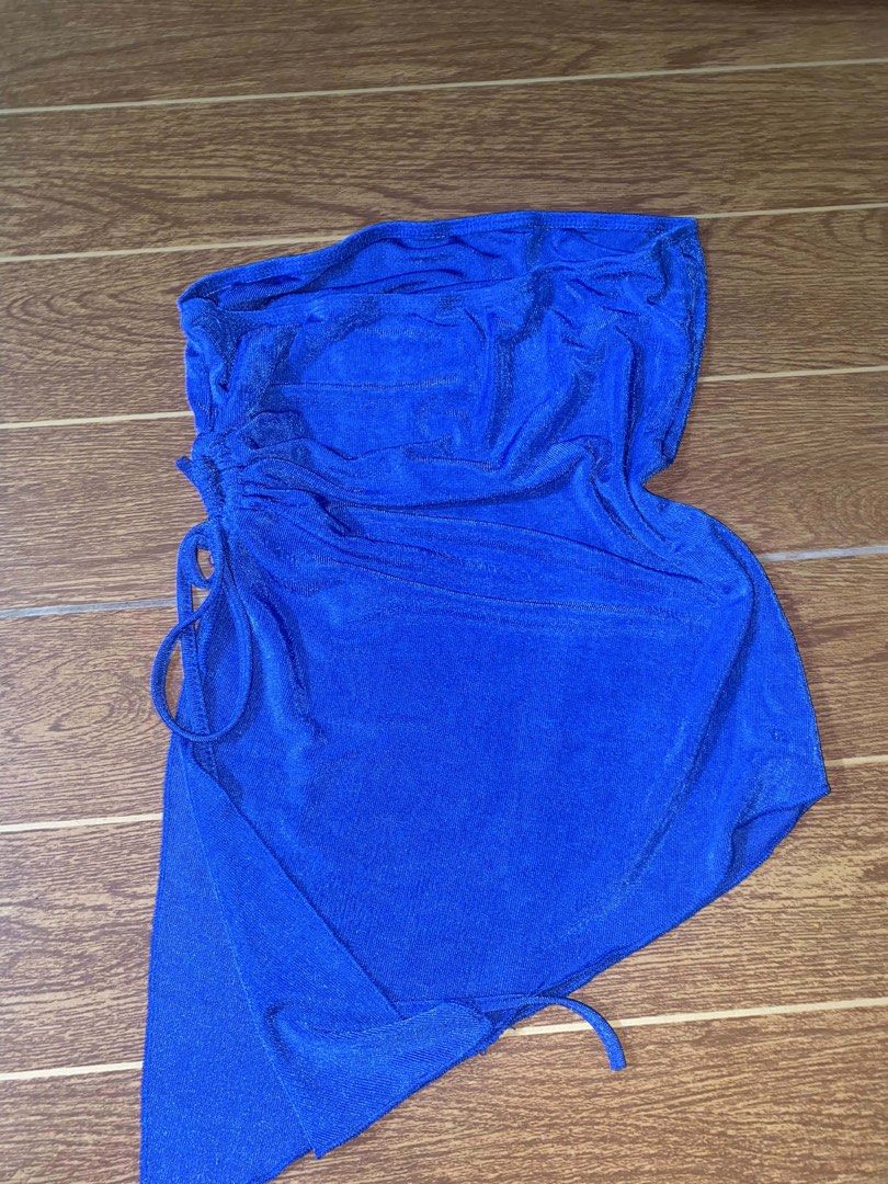 Pre loved Blue Tube Top (Category: Others Tops) located in Paranaque City. Submitted by syndra7 (Listing ID 1438960839, Image 1). Description: MOP: GCASH MOD: FLAST XPRESS OR LALAMOVE (Buyer will shoulder sf) .