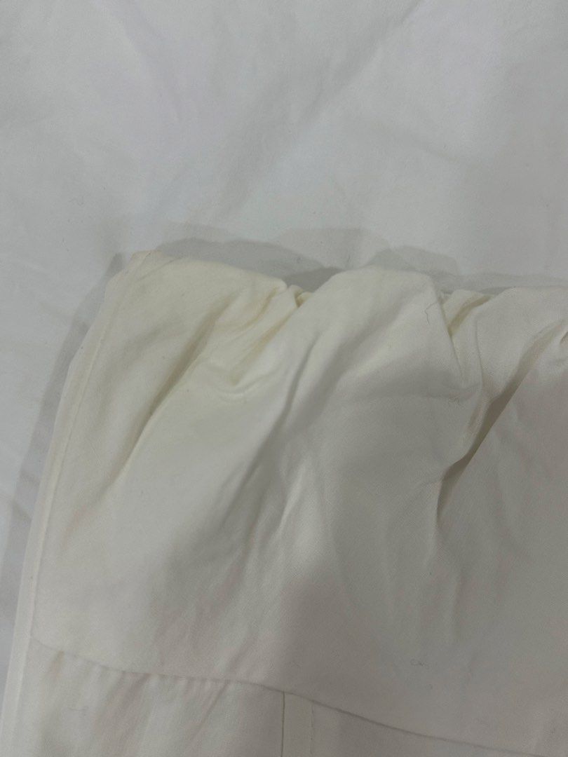 princess polly white corset top (Category: Sleeveless) located in Quezon City. Submitted by swagprincess444 (Listing ID 1438968705, Image 3). Description: ✩ size: US 4 || bust/width: 14.5” length: 10” ✩ condition: 9/10 (worn out white color more like off white now) ✩ purchased in 2021, actual when worn in last slide .