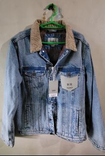 (Category: ) located in . Submitted by fabshoppe2001 (Listing ID 1438956922, Image 1). Description: .