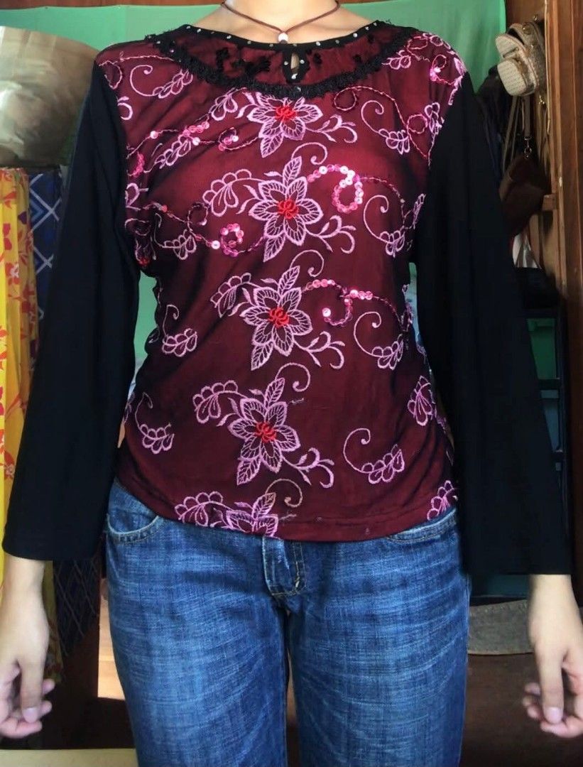Red Beaded Vintage Floral top (Category: Blouses) located in Malaybalay. Submitted by wystria711 (Listing ID 1439029984, Image 1). Description: .