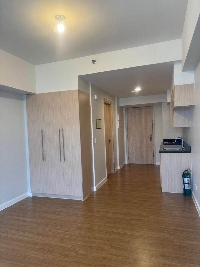 Rush For Sale 6 Studio Units in Travertine Portico Pasig (Category: Apartments & Condos) located in Manila. Submitted by aby.tan (Listing ID 1438901093, Image 1). Description: Rush Sale 6 studio units in Travertine Portico 30sqm all facing Antipolo. Located on the 23rd floor. Selling price 5.5M For inquiries please contact: Aubrey Tapia +639178521199.