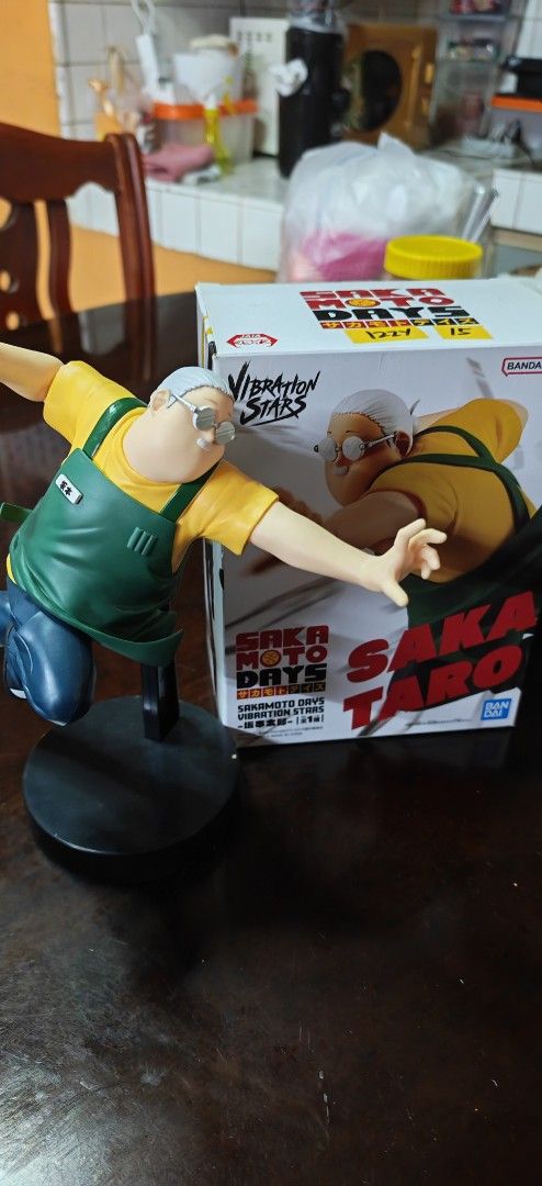 Sakamoto Days Vibration Stars Figure (Category: Figurines & Statues) located in Caloocan City. Submitted by yaoizzy (Listing ID 1438932259, Image 1). Description: - Sakamoto figure from Sakamoto Days. - Comes with the original box. - Features Sakamoto in a dynamic pose. - Vibration Stars branding on the box. - Includes a black stand. - Collectible item..