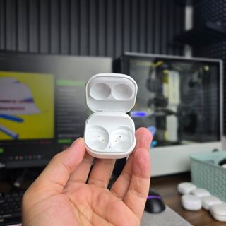 Branded Headphone & Earbud Collection item 3