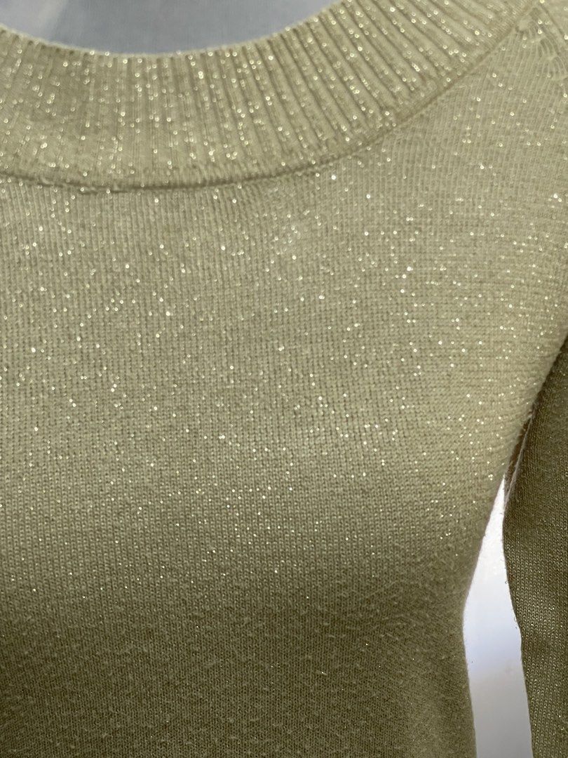 SAPAIR Gold Glitter Sweater - Size M (Category: Coats, Jackets and Outerwear) located in Bayambang. Submitted by foursiblings081228 (Listing ID 1438926548, Image 2). Description: - SAPAIR gold glitter sweater - Size: M - Features: Boat neck, long sleeves - Material: 100% acrylic - Measurements: Bust 79-87, Height 154-162 - Perfect for casual or dressy outfits! Gcash J&t 📍Bayambang,Pangasinan.