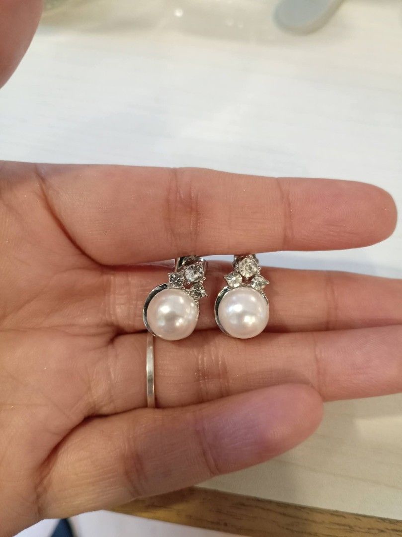 Sea Pearl Earings S925 (Category: Earrings) located in Ajuy. Submitted by michasi (Listing ID 1439035012, Image 3). Description: Sea Pearl Earings Dia S925.