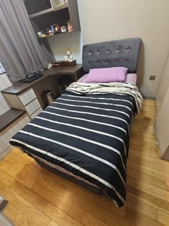 (Category: ) located in . Submitted by acetonitrile (Listing ID 1438986427, Image 1). Description: .