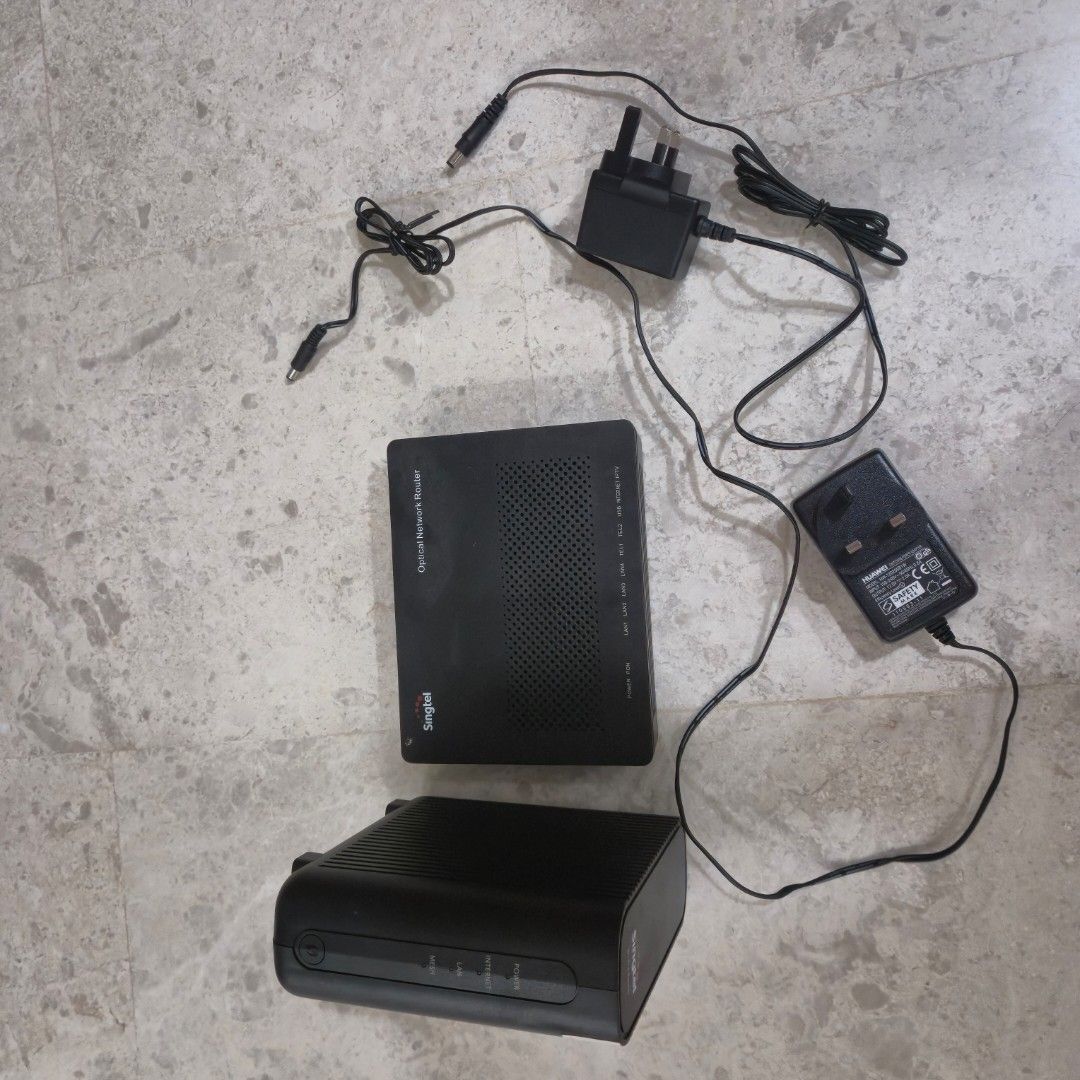 Singtel Optical Network Router + wifi 6 router459440235951564801