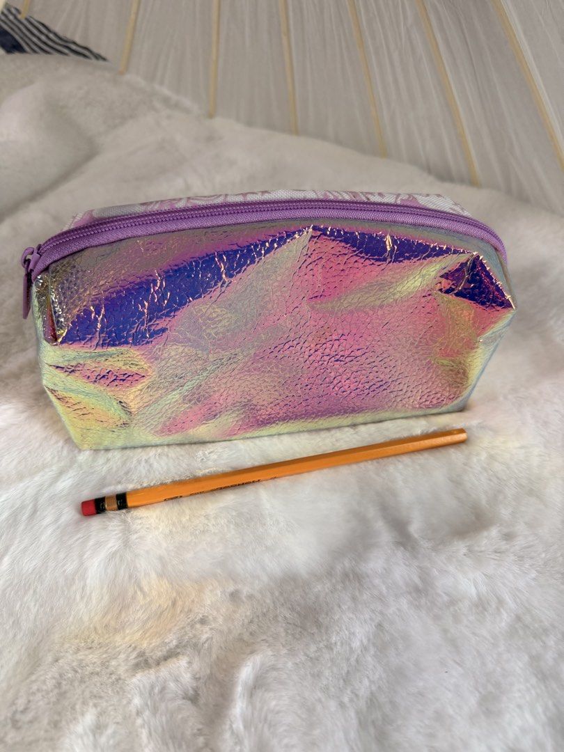 G5 Skylar Iridescent Unicorn Pencil Case (Category: Stationery & School Supplies) located in Taguig. Submitted by _annaq_ (Listing ID 1438901650, Image 2). Description: Never used. kept in storage. - Features a pencil holder - Great size for pens, pencils, and stationery For everyone’s fairness and transparency, kindly read Seller's Policy first before making an offer 😊 1. Please make sure that the product description, condition, reservation ter
