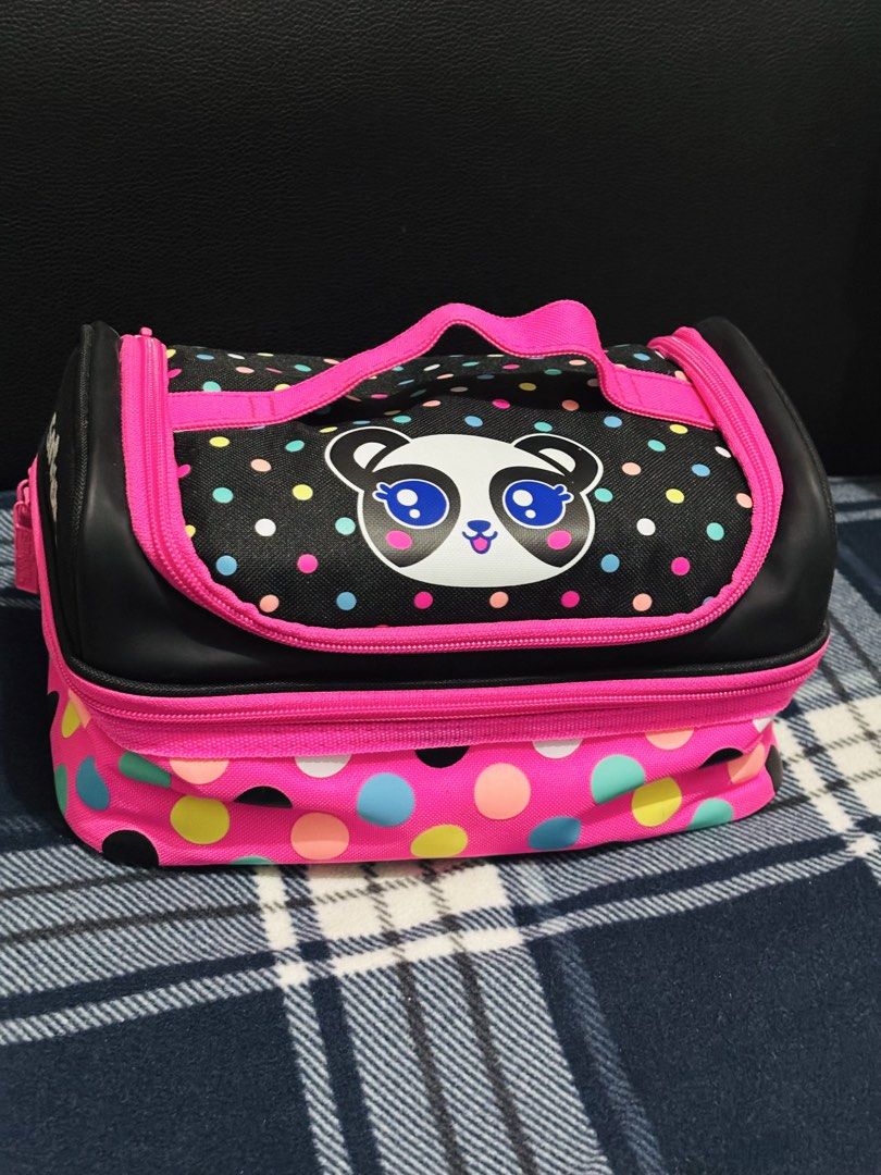 Smiggle Double Decker Lunch bag (Category: Food Organization & Storage) located in Taguig. Submitted by ellies_basket (Listing ID 1438984645, Image 1). Description: Smiggle Double decker lunch bag >flaw: dun sa lagayan ng name. there used to be a sticker pero tinanggal ko and medyo may residue. >original bought from singapore .