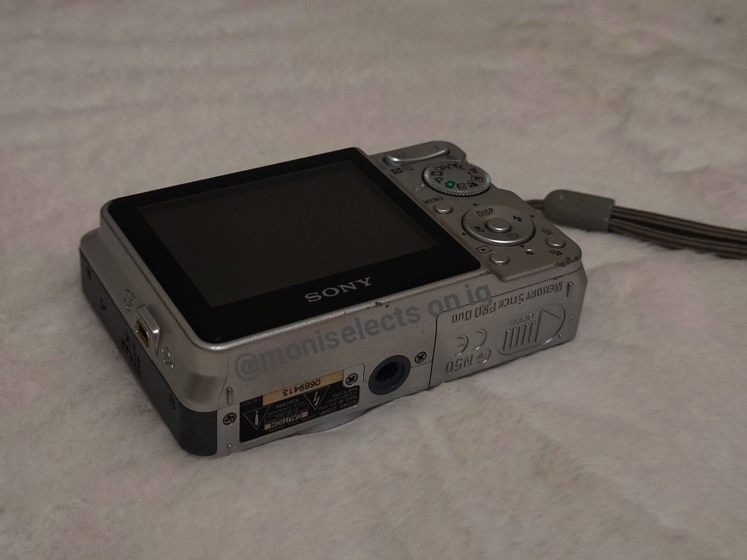 Song Cybershot DSC-S730 Digital Camera (Category: Cameras) located in Batangas. Submitted by moniselects (Listing ID 1438990719, Image 3). Description: Sony Cybershot DSC-S730 Digital Camera (last price posted) Selling my well-loved and well taken care of Sony Cybershot DSC-S730 digicam 💗 Lady owned, stored properly, and used with care. Perfect for that vintage/Y2K digital camera vibe 📷 Key Features: • 7.2 Megapixel Super HAD CCD sensor • 3x Op