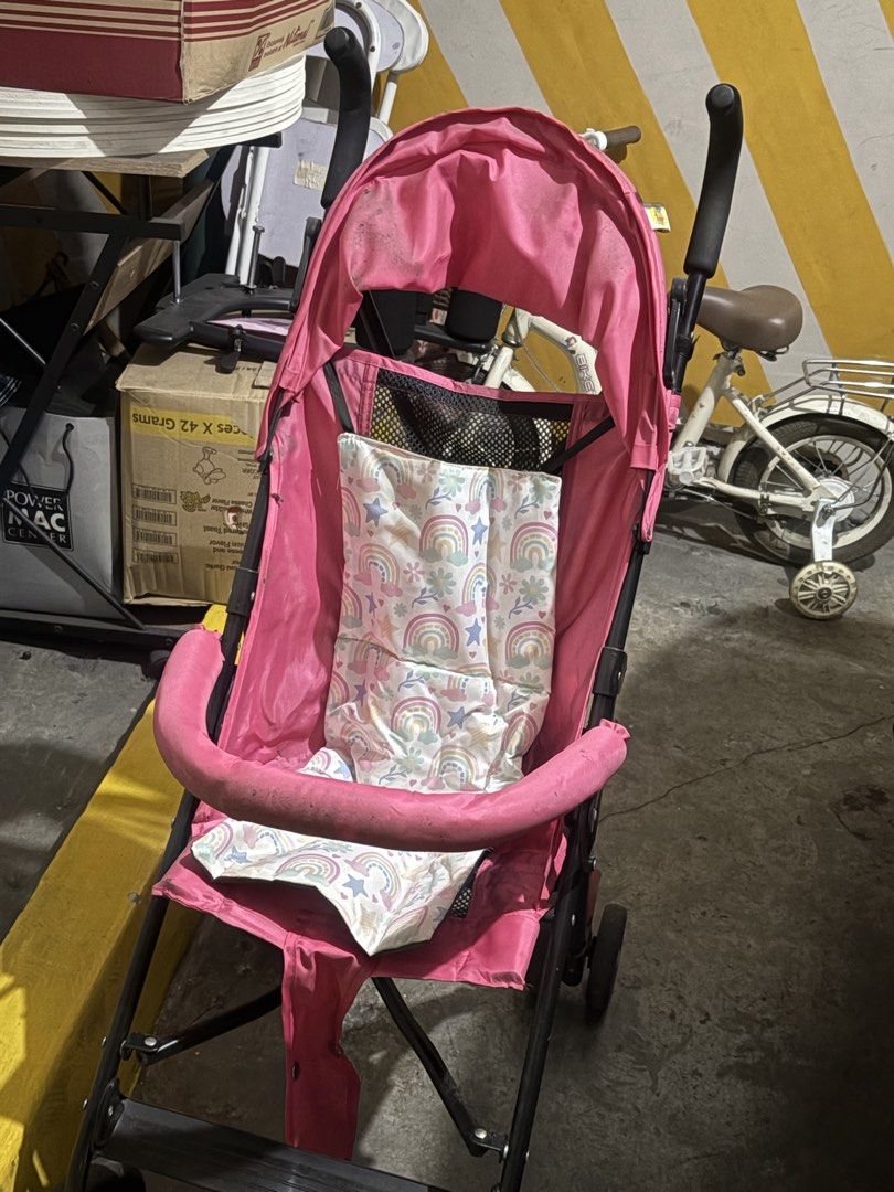 Stroller for kids (Category: Strollers) located in Quezon City. Submitted by raineannd (Listing ID 1438938927, Image 2). Description: No issue .