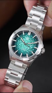 (Category: ) located in . Submitted by watchhobbyistz (Listing ID 1439027580, Image 1). Description: .