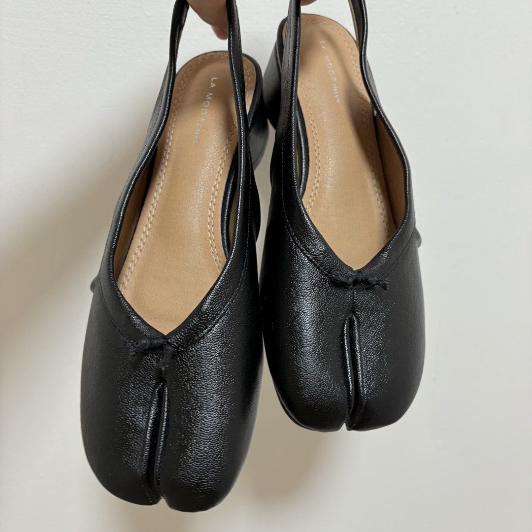 (BRANDNEW) TABI SLINGBACK HEELED PUMPS (Category: Sandals) located in Cainta. Submitted by prebyihellop (Listing ID 1438988711, Image 1). Description: Without tag Never been used With super small dent dot size (not noticeable) Maison margiela dupe 25.5cm Heavy Good quality Can fit size 9 wide feet Size 10 slim fit Size 40 Good as new Never pa nagamit.