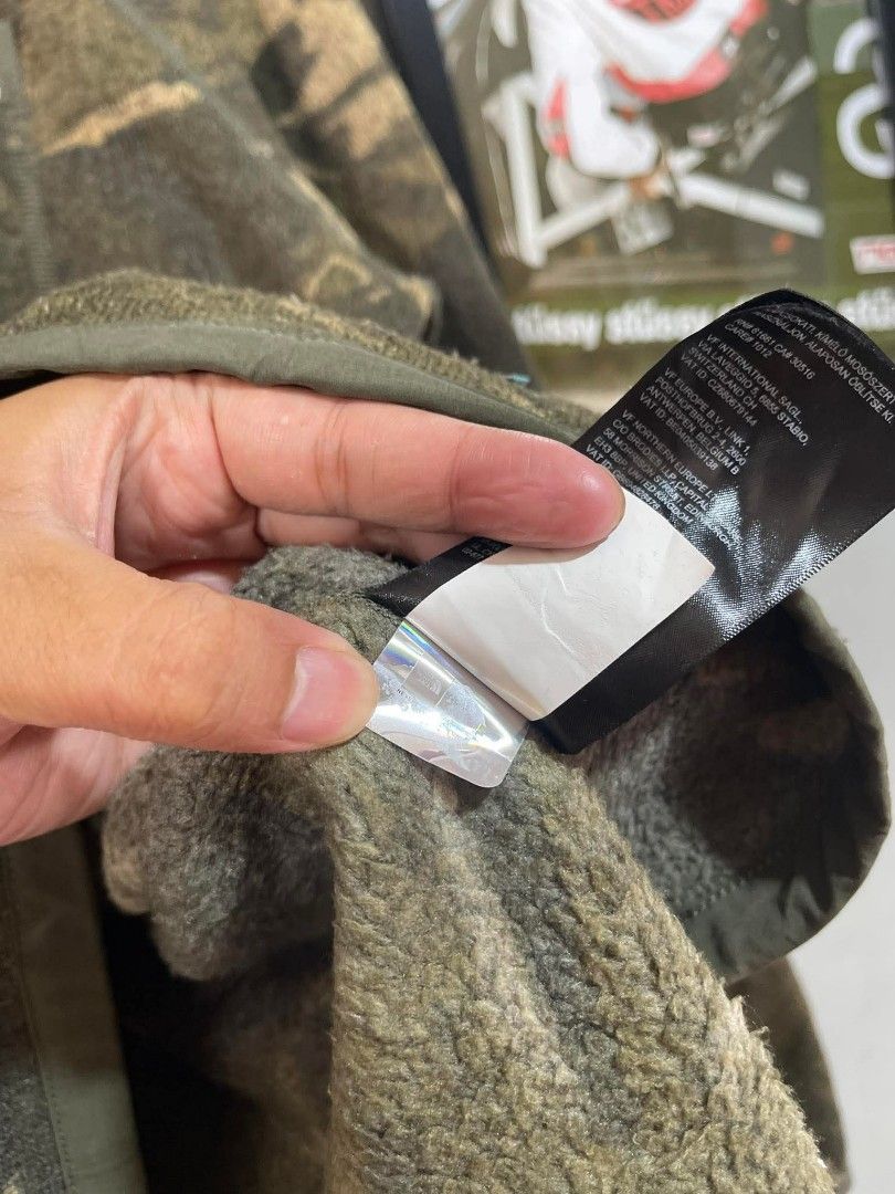 THE NORTH FACE (Category: Coats, Jackets and Outerwear) located in Cainta. Submitted by stylestory17 (Listing ID 1438921579, Image 3). Description: THE NORTH FACE QUARTER ZIP REALTREE VERY GOOD SIZE XL DIMES:.
