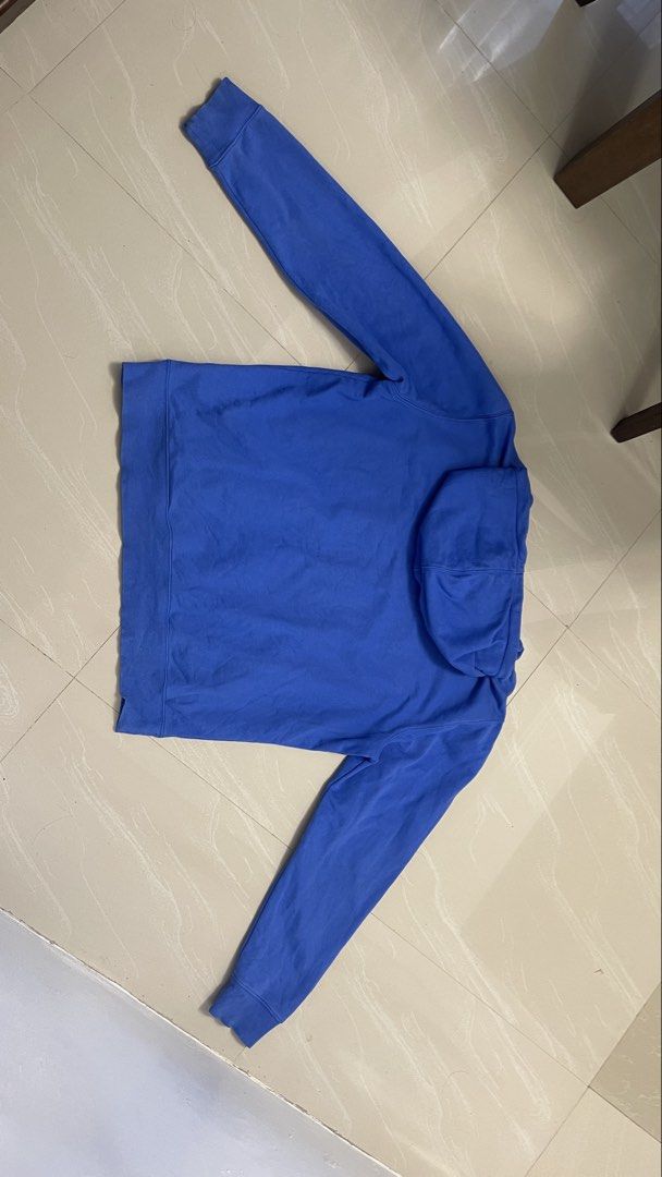 Timberland Blue Hoodie (Category: Coats, Jackets and Outerwear) located in San Pablo. Submitted by thriftnibaks (Listing ID 1438969506, Image 2). Description: BLUE TIMBERLAND CORE TREE HOODIE Color Condition: 9/10 Size: XXL Dimes: 27x24 Issue: wrinkled sleeves, no hood adjuster, light color on sleeves Price: 1,300 (nego pa sa sure buyer).