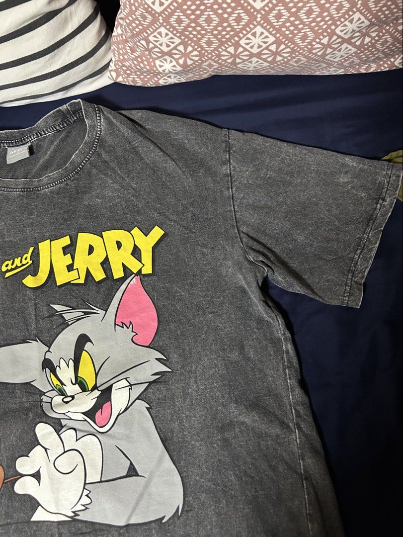 Oversized Tom & Jerry Acid Washed Shirt (Category: Shirts) located in Manila. Submitted by curatedbyelvynna (Listing ID 1438970072, Image 3). Description: Kindly check all photos for the exact/actual measurements. No when worn, no ‘more photos’. All photos are posted, what you see is what you’ll get. Please note that my items are preloved, it is likely that there will be signs of light wear in general. Last price posted 💯 No more haggling. All i