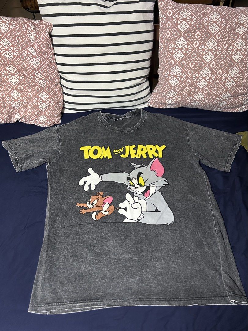 Oversized Tom & Jerry Acid Washed Shirt (Category: Shirts) located in Manila. Submitted by curatedbyelvynna (Listing ID 1438970072, Image 1). Description: Kindly check all photos for the exact/actual measurements. No when worn, no ‘more photos’. All photos are posted, what you see is what you’ll get. Please note that my items are preloved, it is likely that there will be signs of light wear in general. Last price posted 💯 No more haggling. All i