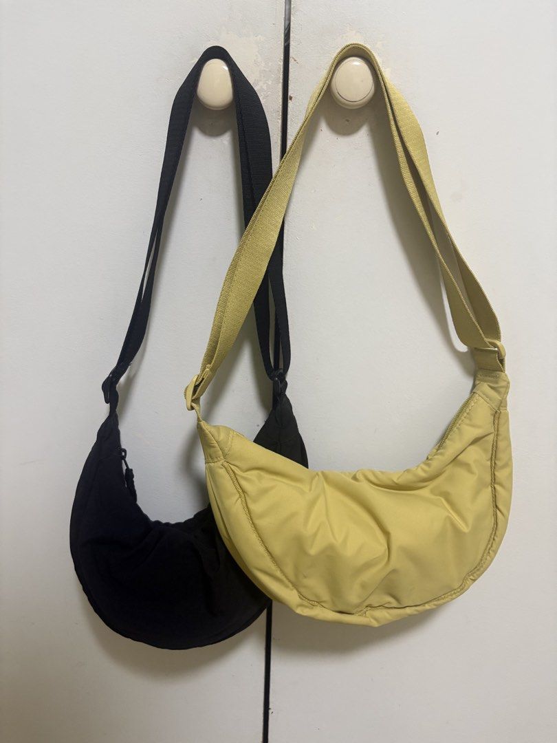 Uniqlo Dumpling Bag - Black and Yellow (sold) (Category: Shoulder Bags) located in Pasig City. Submitted by joacatarroja (Listing ID 1438977021, Image 1). Description: RFS: too many bags 300 for the black one Yellow is sold na .