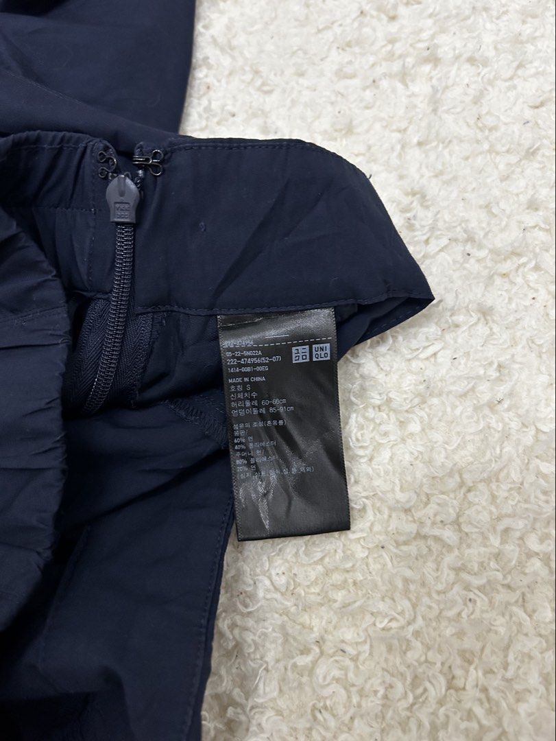 Uniqlo long skirt (Category: Skirts) located in Valencia. Submitted by crizzagella1402 (Listing ID 1438985829, Image 3). Description: .