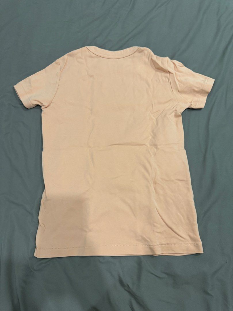 uniqlo crew neck tshirt (Category: Shirts) located in Las Pinas. Submitted by declutter.fairymnl (Listing ID 1439039703, Image 2). Description: uniqlo crew neck shirt sleeve tshirt - color peach mode of payment: gcash mode of delivery: go go express (ggx), j&t, same day delivery you can message me if you have any inquiries or questions! thank you ♡ 🚚 delivery options: - gogo express, j&t, same day delivery .