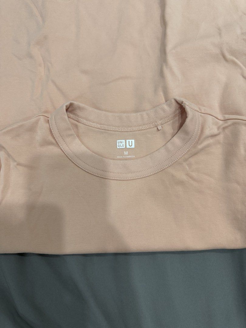 uniqlo crew neck tshirt (Category: Shirts) located in Las Pinas. Submitted by declutter.fairymnl (Listing ID 1439039703, Image 3). Description: uniqlo crew neck shirt sleeve tshirt - color peach mode of payment: gcash mode of delivery: go go express (ggx), j&t, same day delivery you can message me if you have any inquiries or questions! thank you ♡ 🚚 delivery options: - gogo express, j&t, same day delivery .