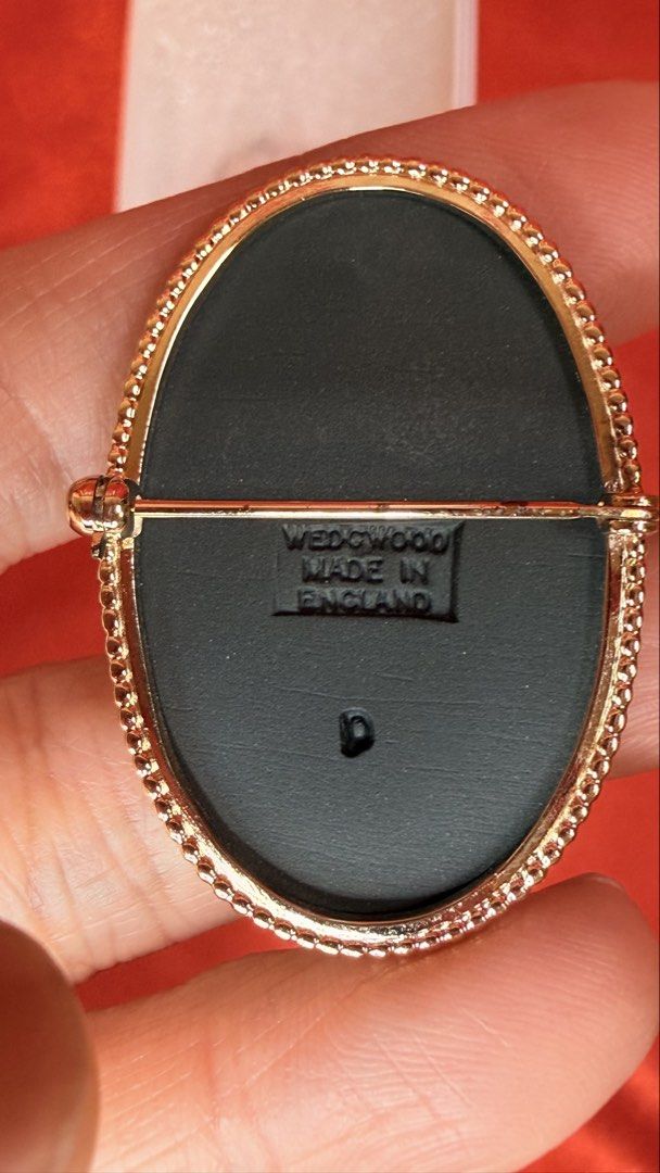 Wedgwood black jasper brooch (Category: Jewelry) located in Quezon. Submitted by nipponoinarigoods (Listing ID 1438891827, Image 3). Description: Wedgwood brooch black jasper w/out original box..
