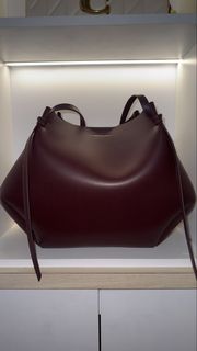 (Category: ) located in . Submitted by luxuriousasia (Listing ID 1438972480, Image 1). Description: .