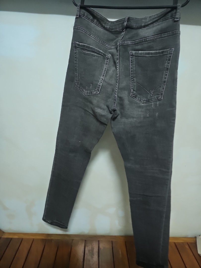 Zara Distressed Jeans - Size 11-12 (Category: Jeans) located in Lupao. Submitted by selahthriftedclothing (Listing ID 1439001737, Image 3). Description: - Zara dark grey jeans - Distressed detailing - Button and zipper closure - Two front and two back pockets - Size: 11-12 / 152.