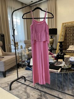 (Category: ) located in . Submitted by ibyangs_closet (Listing ID 1438989896, Image 1). Description: .