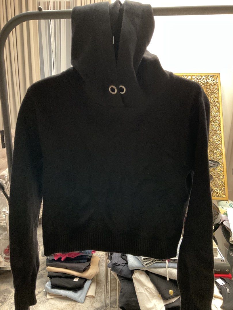Zara Knit Cropped Hoodie - Black - Medium (Category: Coats, Jackets and Outerwear) located in Antipolo. Submitted by ibyangs_closet (Listing ID 1438986971, Image 2). Description: - Zara Knit cropped hoodie - Color: Black - Size: Medium (M) - Features: Hood with metal eyelet details - Material: Knit - Style: Cropped - Perfect for layering.
