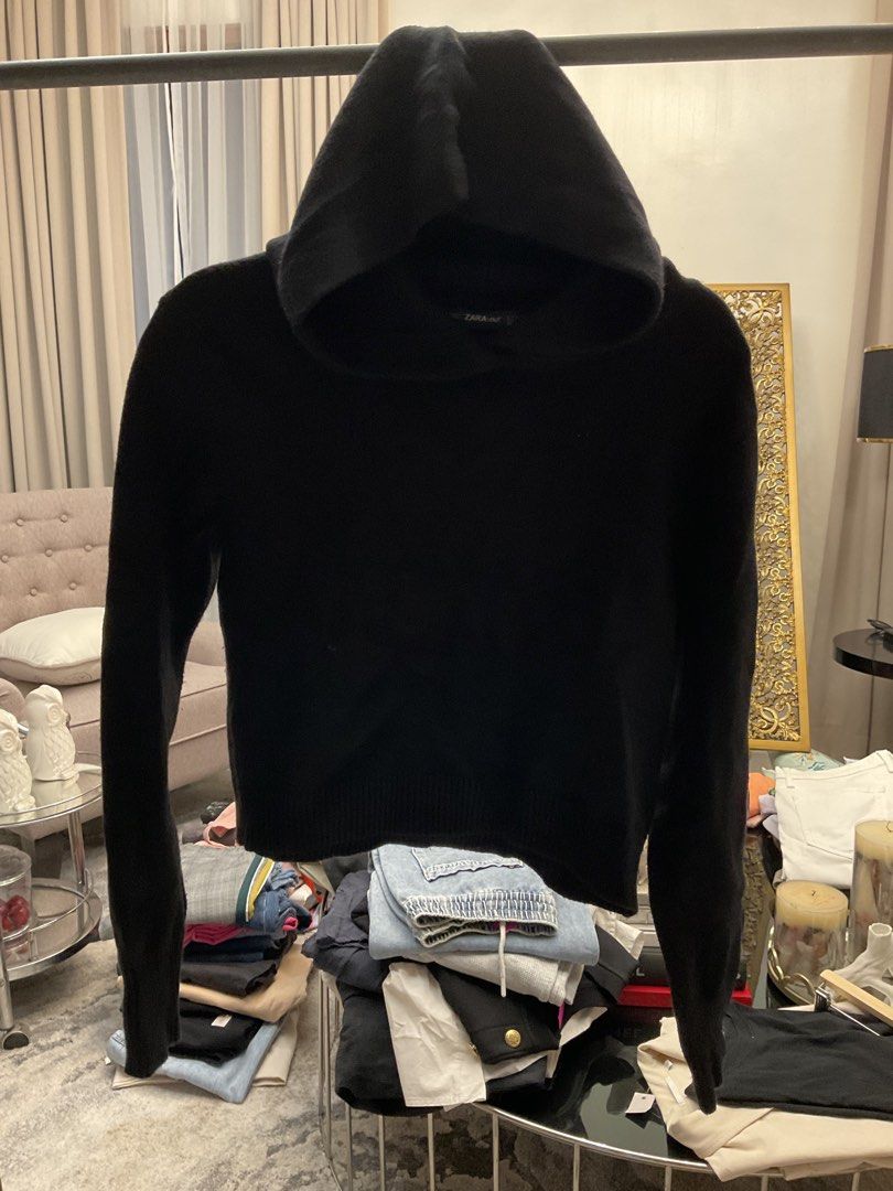 Zara Knit Cropped Hoodie - Black - Medium (Category: Coats, Jackets and Outerwear) located in Antipolo. Submitted by ibyangs_closet (Listing ID 1438986971, Image 1). Description: - Zara Knit cropped hoodie - Color: Black - Size: Medium (M) - Features: Hood with metal eyelet details - Material: Knit - Style: Cropped - Perfect for layering.