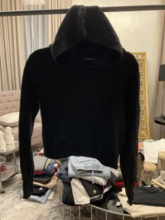 (Category: ) located in . Submitted by ibyangs_closet (Listing ID 1438986971, Image 1). Description: .