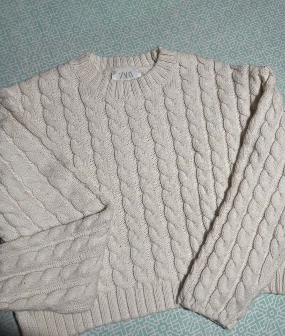 Zara Knitted Longsleeve Sweatshirt (Category: Longsleeves) located in Las Pinas. Submitted by ameothings (Listing ID 1438952274, Image 1). Description: SIZE XS-S semi crop color: cream dm if interested!.