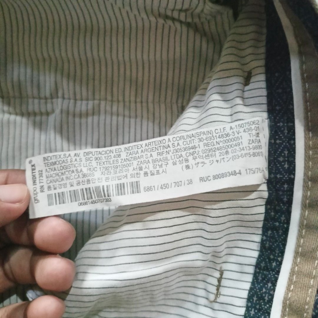Zara Man Pants (Category: Jeans) located in Cabanatuan. Submitted by flipmopickmo (Listing ID 1438892673, Image 3). Description: - Dimes: W-30/32 L-41 - Leg Opening: 6.5 - 9.5/10 or Better - No issues - No flaws - Color may vary due to lighting ✨⚡ - Message me for more information 📨📩.