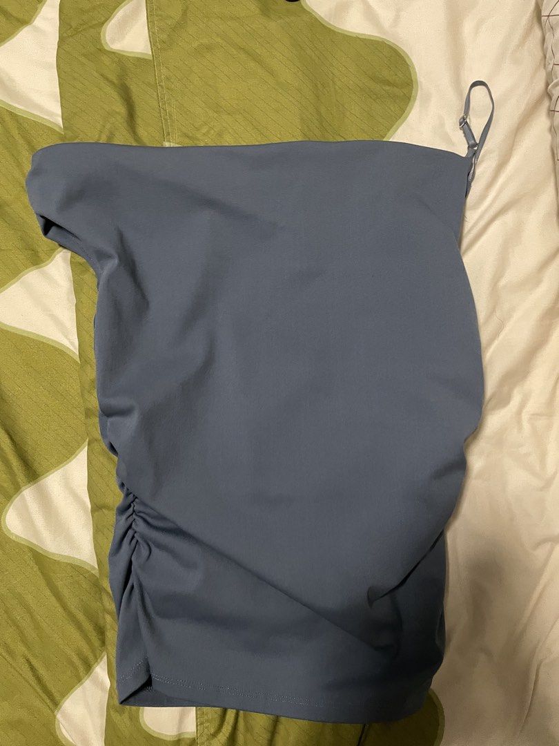 Zara One Shoulder Top (Category: Sleeveless) located in Marikina City. Submitted by oldbutgoldie (Listing ID 1439024469, Image 2). Description: Used only once.
