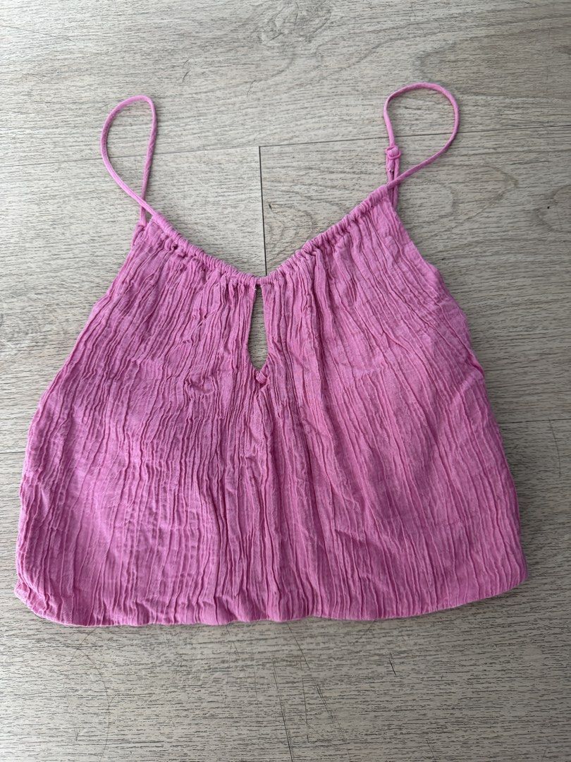 Zara Top (Category: Blouses) located in Cebu City. Submitted by aewardrobe (Listing ID 1438916564, Image 1). Description: .
