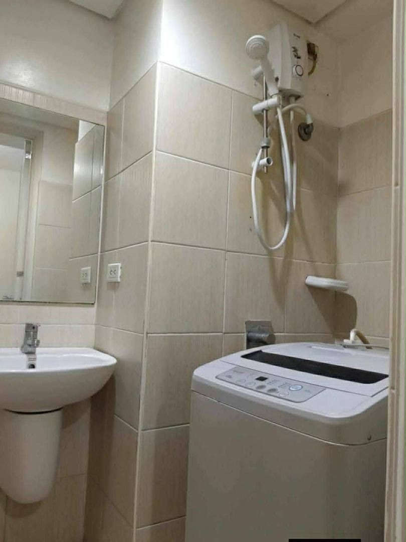 1BR Unit at Grand Riviera Suites (Category: Apartments & Condos) located in Makati City. Submitted by agent_rachel (Listing ID 1439095143, Image 2). Description: 1BR Unit at Grand Riviera Suites 📍 Along Roxas Blvd | Fronting US Embassy 40 sqm With Manila Bay View ₱6M Prime location with stunning bay views — ideal for residence, rental investment, or Airbnb. PM for inquiries and viewing schedule!.