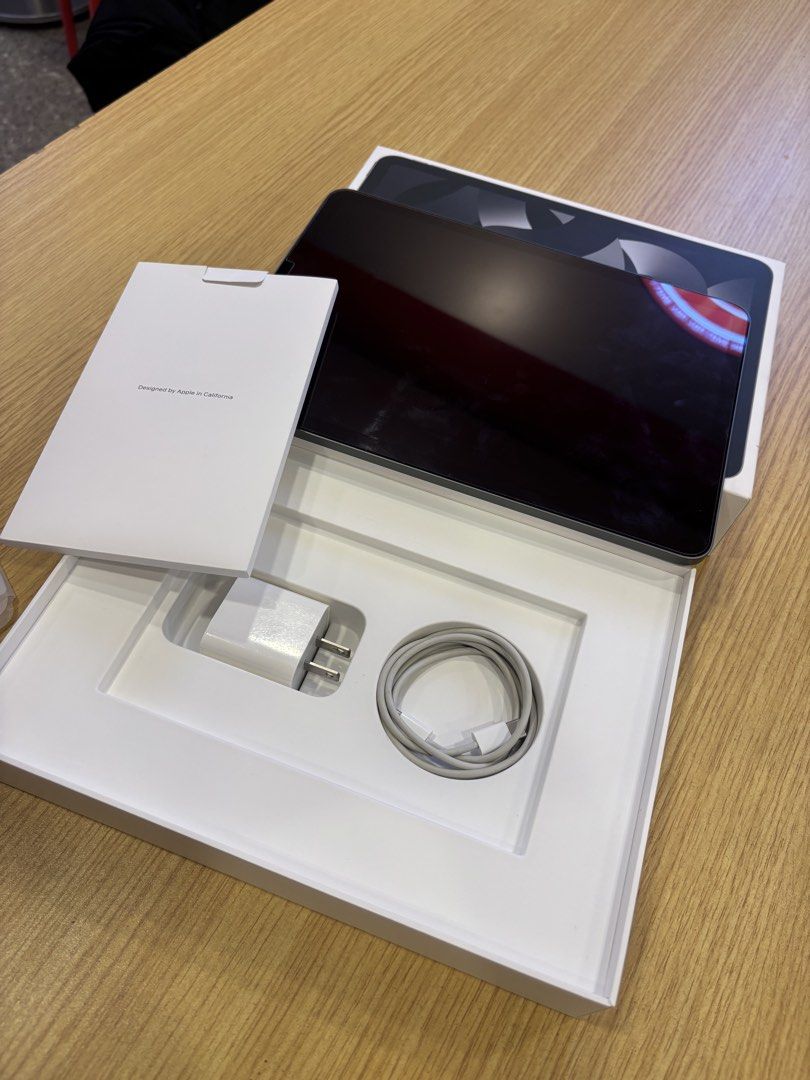 256GB iPad Air (5th Generation) Wi-Fi (Category: iPad) located in Makati City. Submitted by reyvillanueva (Listing ID 1439236964, Image 2). Description: Got this for 55K, now selling it for only 25K. 256GB iPad Air (5th Generation) Wi-Fi Includes: iPad Air, USB-C Charge Cable, and USB-C Power Adapter Space grey Good as brand new, barely used. Barely used, bc I’m always on my Macbook. Asking price: 25,000 PHP RFS: don’t use it. See to appreciate. 