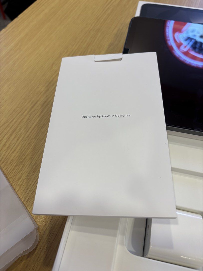 256GB iPad Air (5th Generation) Wi-Fi (Category: iPad) located in Makati City. Submitted by reyvillanueva (Listing ID 1439236964, Image 3). Description: Got this for 55K, now selling it for only 25K. 256GB iPad Air (5th Generation) Wi-Fi Includes: iPad Air, USB-C Charge Cable, and USB-C Power Adapter Space grey Good as brand new, barely used. Barely used, bc I’m always on my Macbook. Asking price: 25,000 PHP RFS: don’t use it. See to appreciate. 