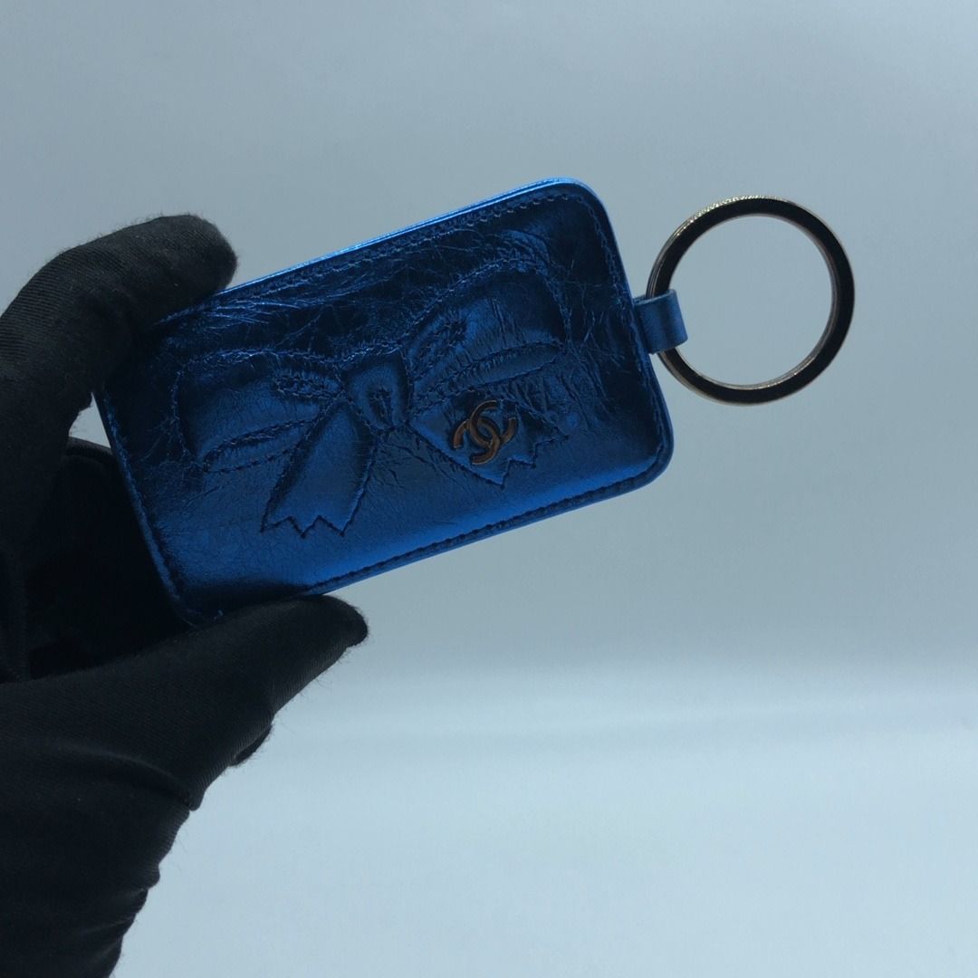 267004667 CHANEL ACCESSORY KEY CHAIN RIBBON (Category: Luxury Accessories) located in Taguig. Submitted by ecoring.ph (Listing ID 1439147578, Image 1). Description: ◆CONDITION: B ◆DESCRIPTIONS: (Other defects/info:) The body of the keychain is scratched, scuffed, has press marks, and shows signs of use. The hardware is scratched, tarnished, oxidized, and shows signs of use. ◆INCLUSIONS: Box / Dust Bag ⚠︎Please note that all sizes are approximate 