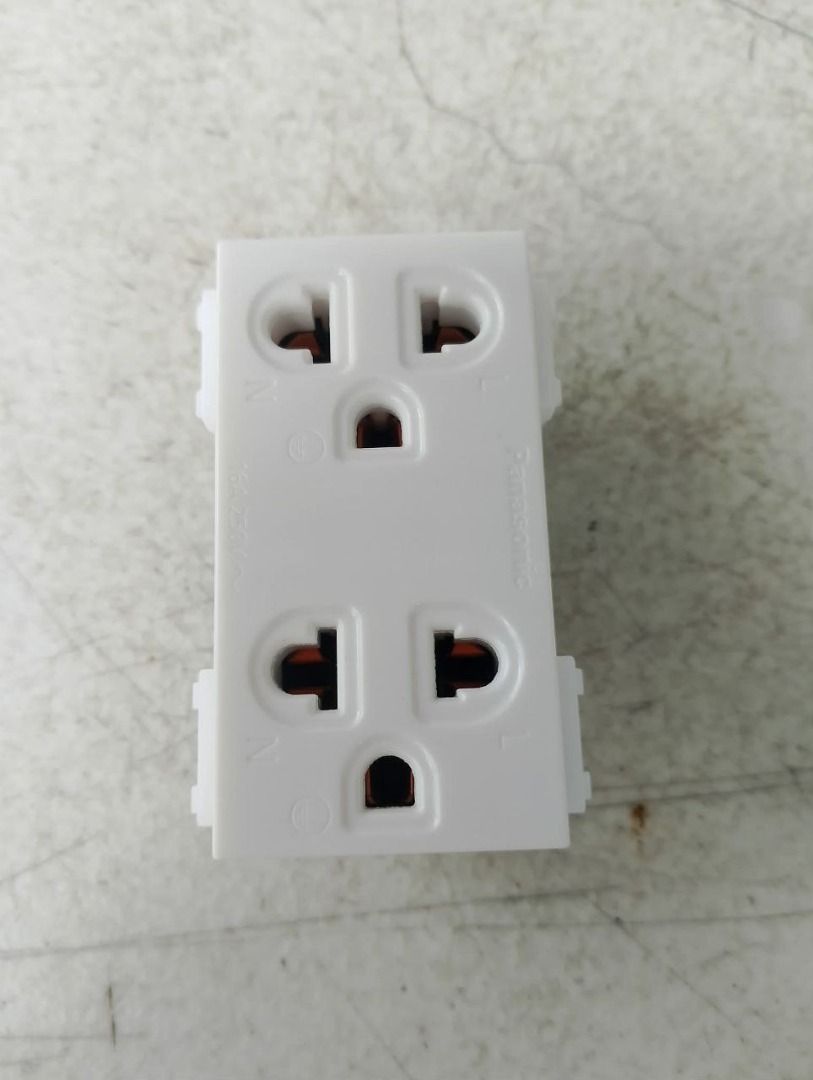 2-gang Outlet Aluminum Case (Category: Everything Else Others) located in Manila. Submitted by joeyroque09 (Listing ID 1439153303, Image 3). Description: 2-gang Outlet Aluminum Case Price: 770.