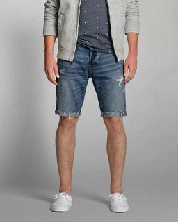 (Category: ) located in . Submitted by shoppes1 (Listing ID 1439144155, Image 1). Description: .