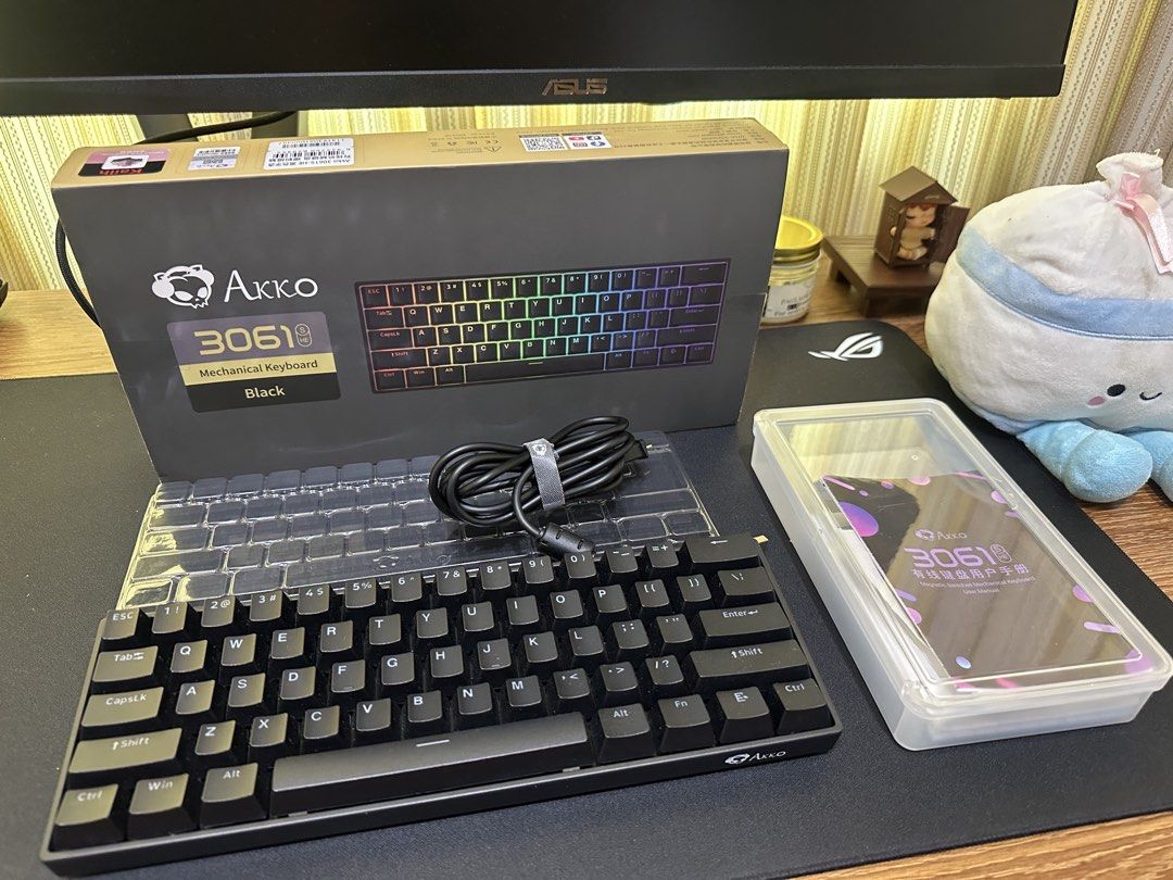 Akko 3061S HE Mechanical Keyboard - Black (Category: Computer Keyboard) located in Santa Cruz. Submitted by sephskie1806 (Listing ID 1439095703, Image 2). Description: ⌨️ AKKO 3061S HE Mechanical Keyboard Selling my AKKO 3061S HE — perfect for gamers and keyboard enthusiasts looking for a fast and premium Hall Effect keyboard without breaking the bank. ✨ Features: • 60% compact layout • Hall Effect magnetic switches with Rapid Trigger • Adjustabl
